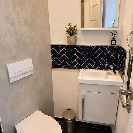Yfb I 130m2 Designwohnung Mit 2 Baedern Apartament Gera