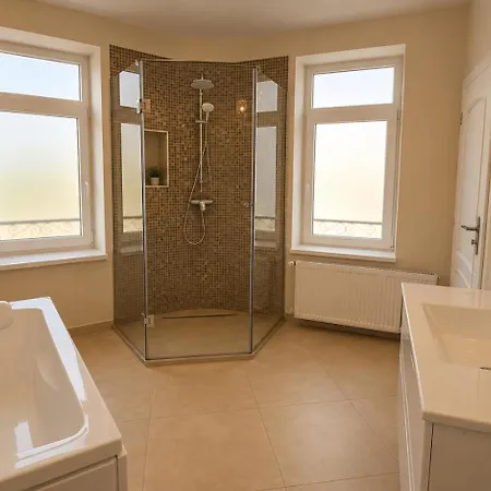 Yfb I 130m2 Designwohnung Mit 2 Baedern Gera