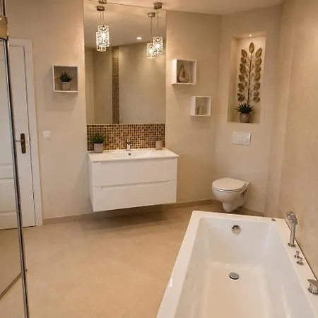 Yfb I 130m2 Designwohnung Mit 2 Baedern * Gera